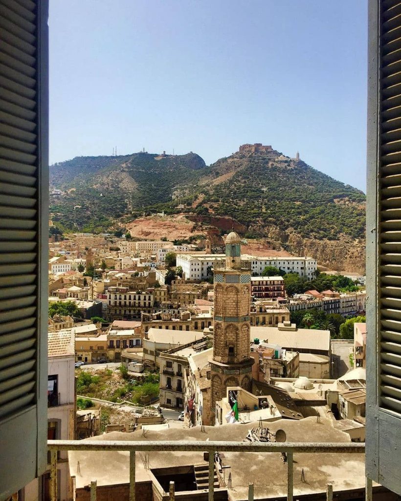 Ruelles et batisses historiques du quartier de Sidi El Houari a Oran
