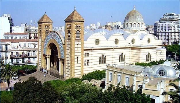 Vue exterieure de la Cathedrale du Sacre-Coeur d'Oran