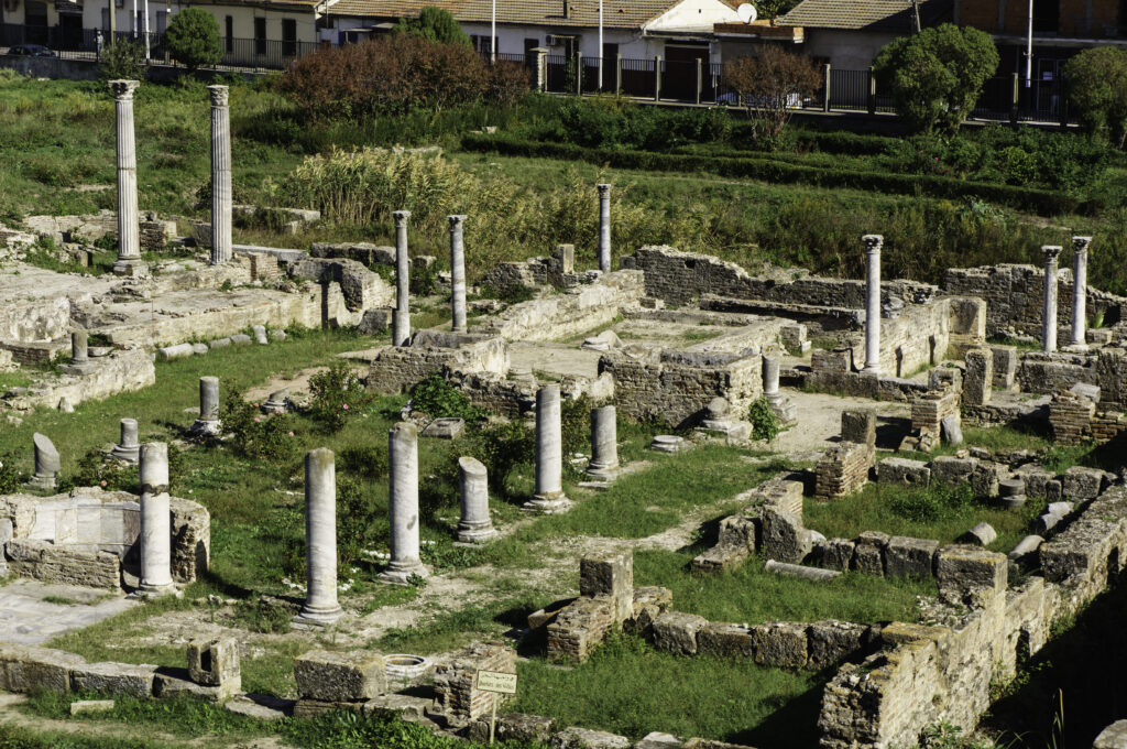 Le forum dallé de la cité antique d’Hippone