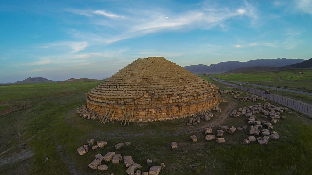 Le mausolée numide du Medracen dans la plaine de Batna