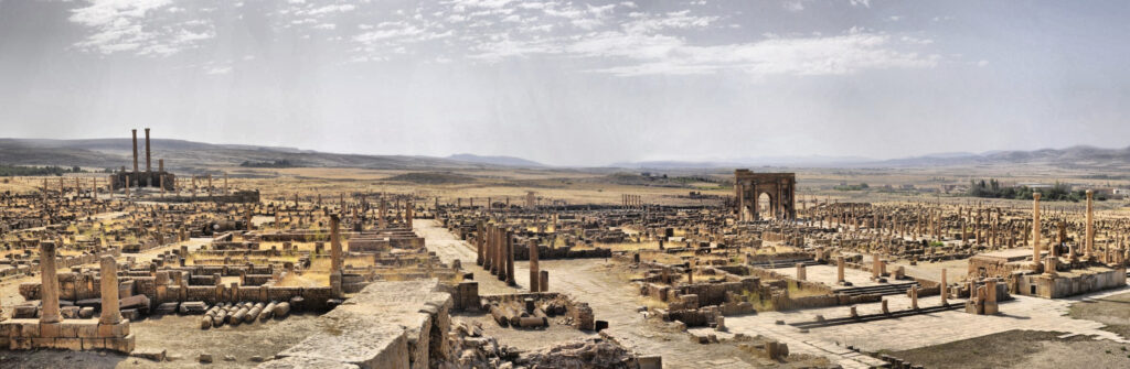 Panorama des ruines romaines de Timgad