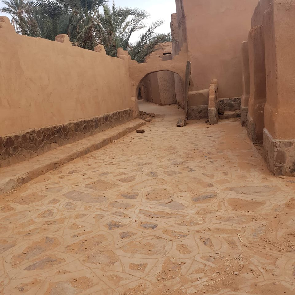 Ruelle et porte du vieux ksar de Béni Abbès